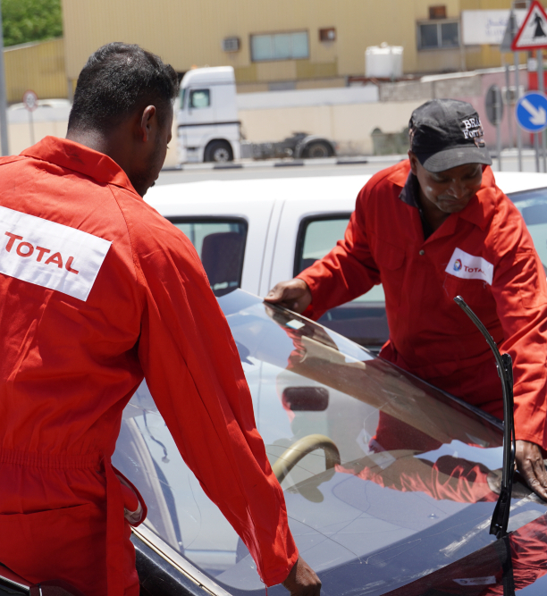 Windshield replacement services in Qatar